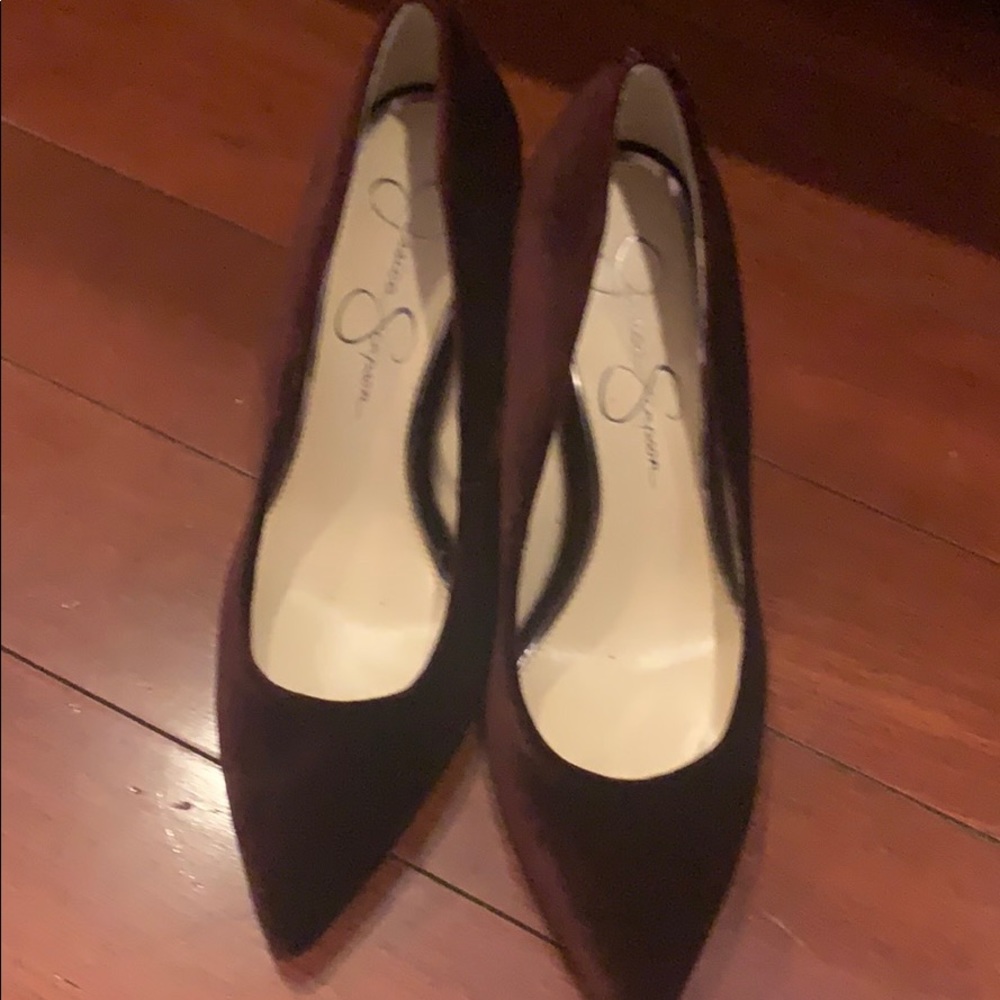 Velvet pumps